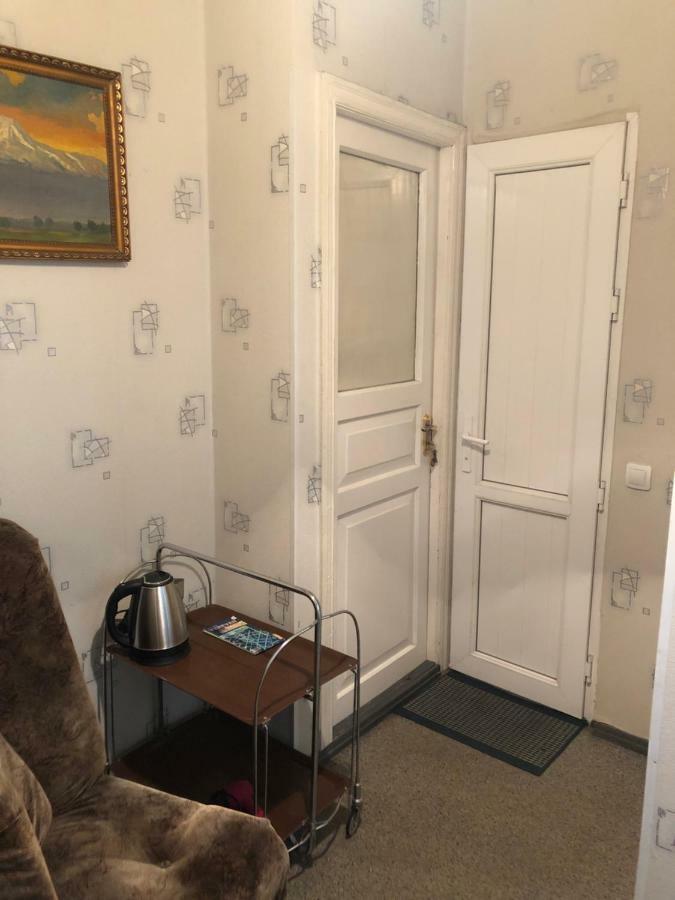 Second Room Yerevan Exterior photo